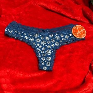 Splendies Women Thong - Medium 
Just bought all with tags. #Splendies.